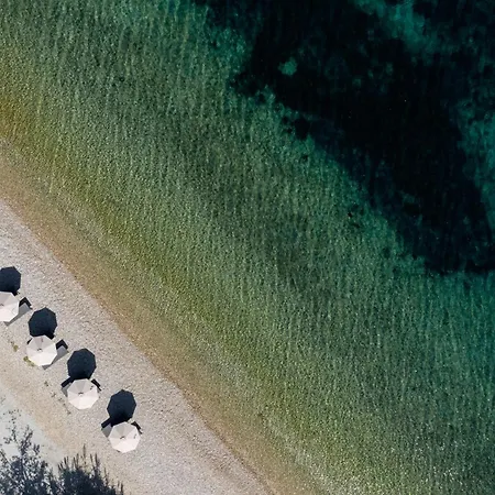 Ilya By The Sea Apartment *